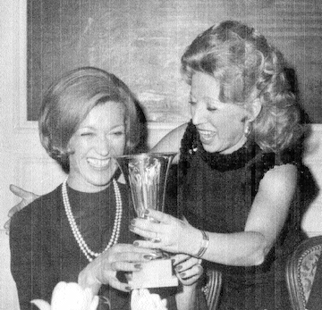 Wanda reçoit le Prix international d'esthétique Judith Muller.